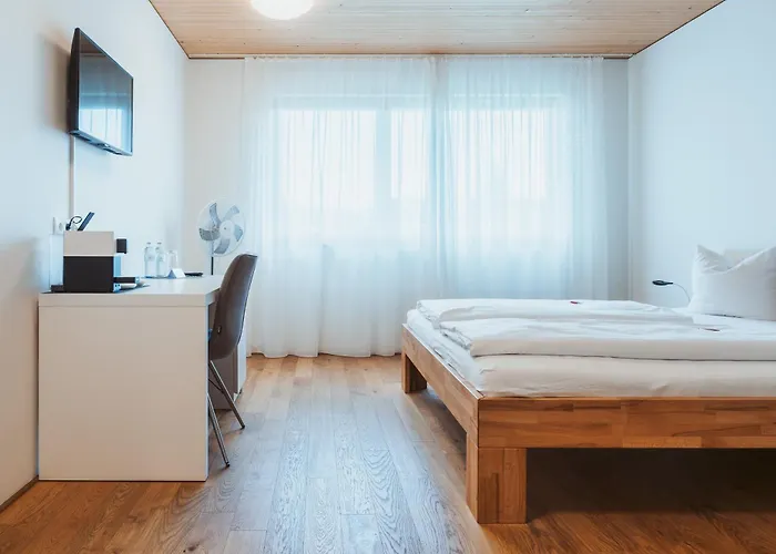 Gaestehaus Gritsch Bed & Breakfast 3*