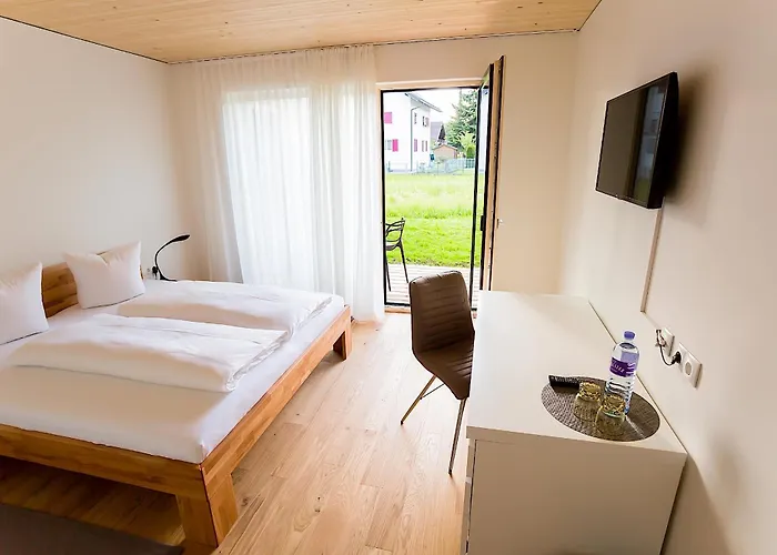 Gaestehaus Gritsch Bed & Breakfast 3*